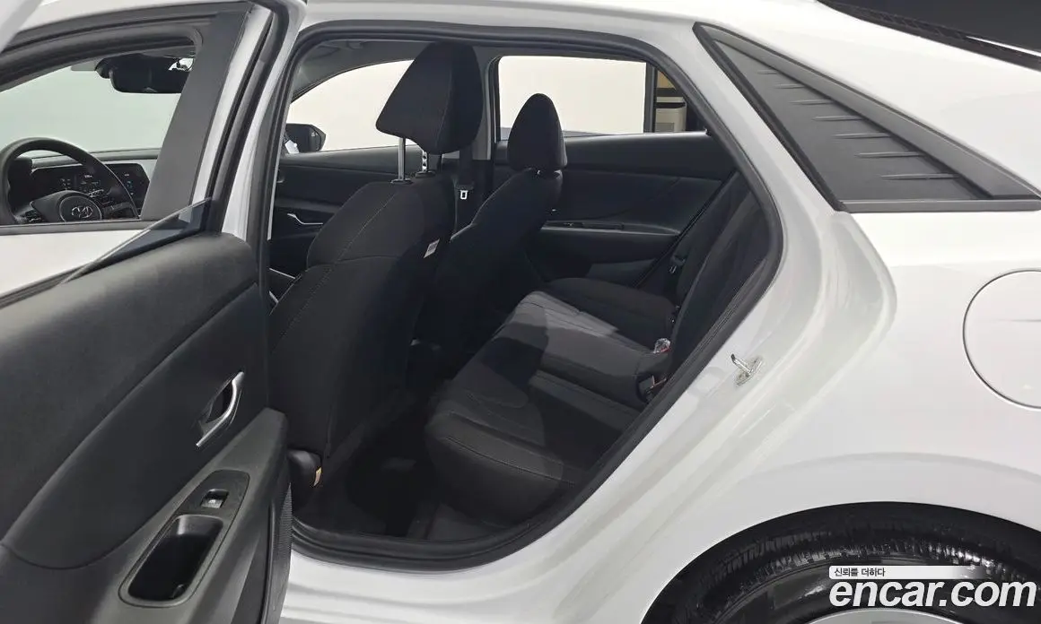 Hyundai Avante 2021 1.6 автомат (гидро), фото 11