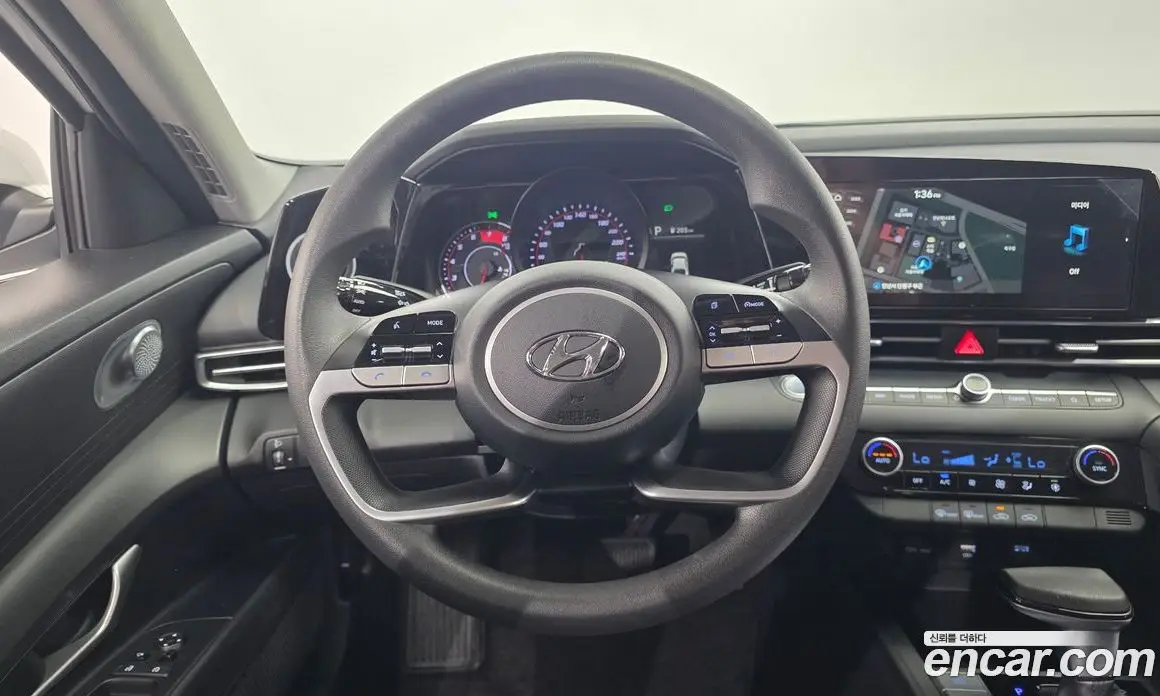 Hyundai Avante 2021 1.6 автомат (гидро), фото 15