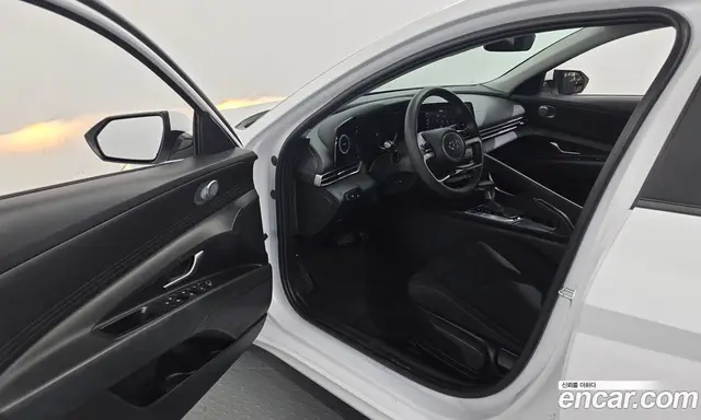 Hyundai Avante 2021 1.6 автомат (гидро), миниатюра 10