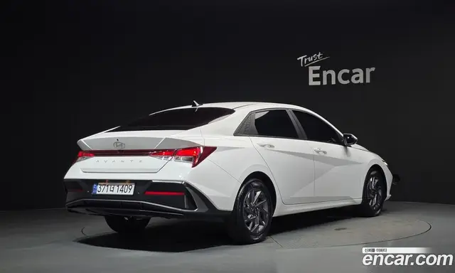 Hyundai Avante 2023 1.6 автомат (гидро), миниатюра 2