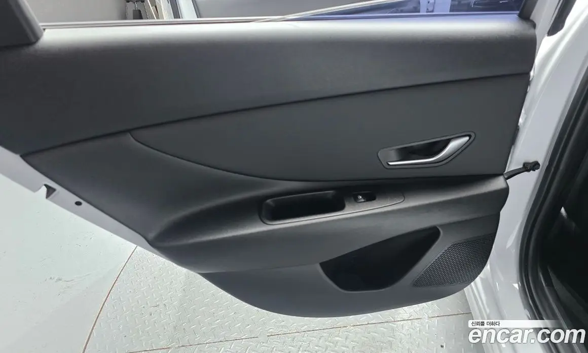 Hyundai Avante 2023 1.6 автомат (гидро), фото 15