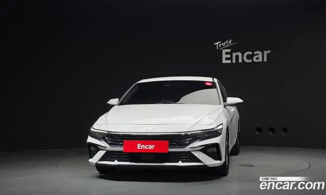 Hyundai Avante 2023 1.6 автомат (гидро), миниатюра 3