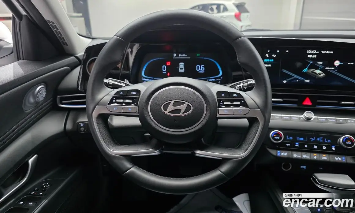 Hyundai Avante 2023 1.6 автомат (гидро), фото 22