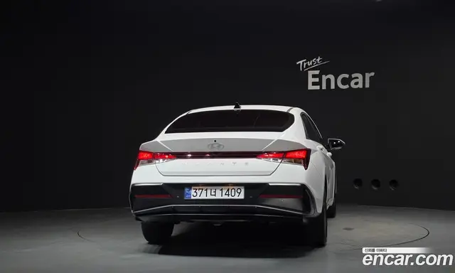Hyundai Avante 2023 1.6 автомат (гидро), миниатюра 4
