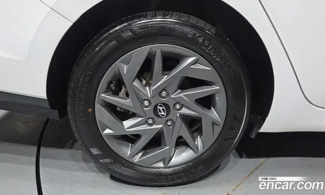 Hyundai Avante 2023 1.6 автомат (гидро), миниатюра 5