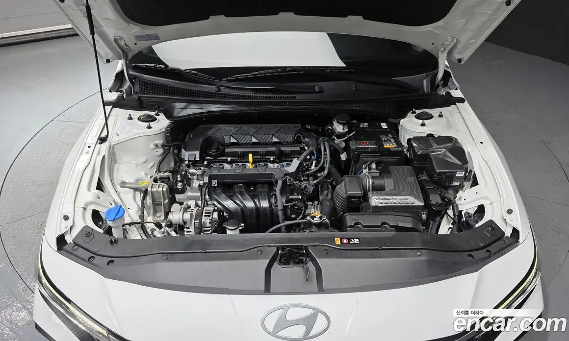 Hyundai Avante 2023 1.6 автомат (гидро), фото 6