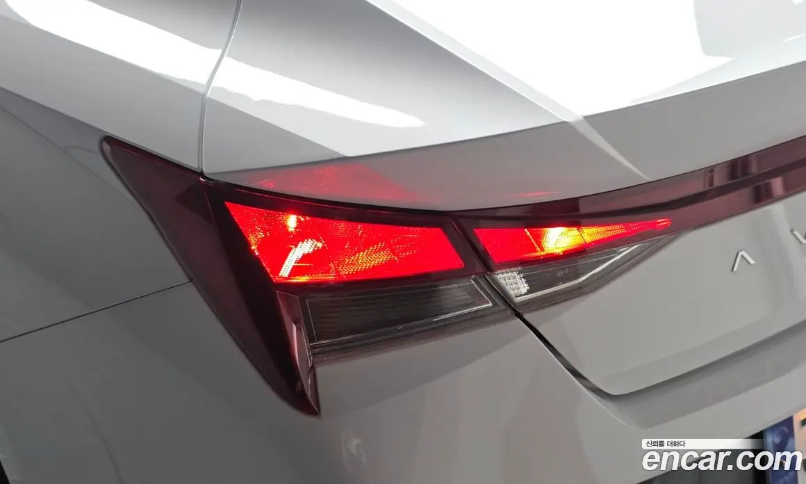 Hyundai Avante 2023 1.6 автомат (гидро), фото 9