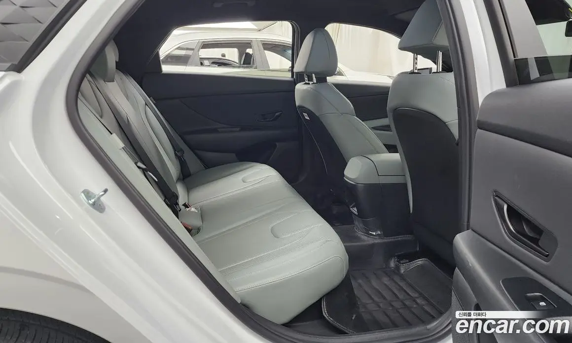 Hyundai Avante 2024 1.6 автомат (гидро), фото 12