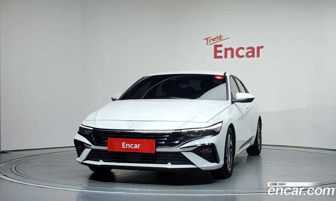 Hyundai Avante 2024 1.6 автомат (гидро), фото 3