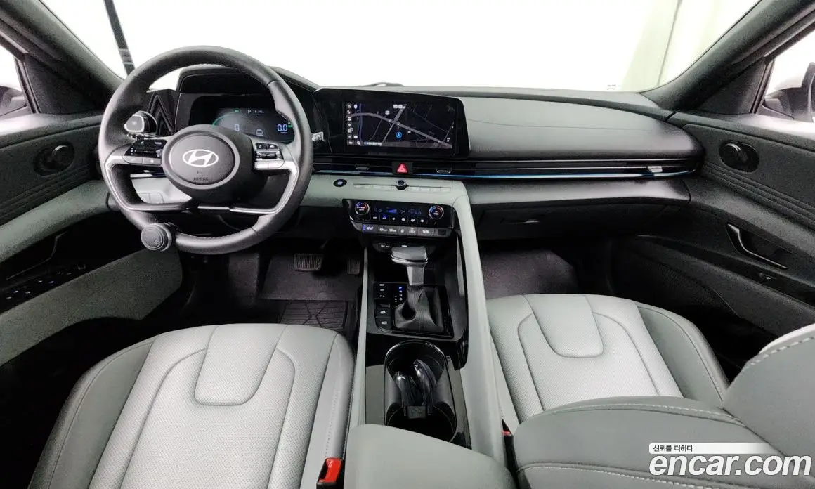 Hyundai Avante 2024 1.6 автомат (гидро), фото 7