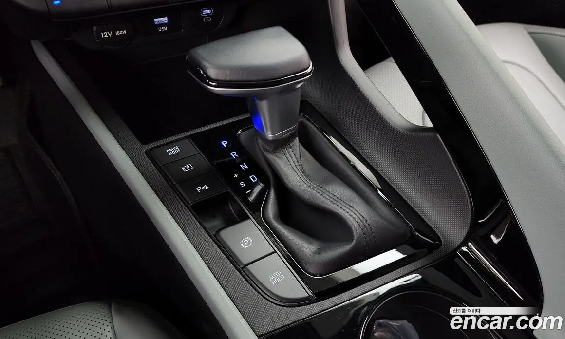Hyundai Avante 2024 1.6 автомат (гидро), фото 9