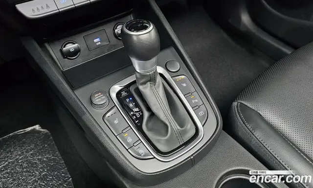 Hyundai Kona 2022 2.0 автомат (гидро), миниатюра 12