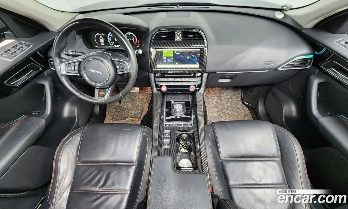 Jaguar F-Pace 2018 2.0 автомат (гидро), фото 7 Jaguar F-Pace 2018 2.0 автомат (гидро), фото 7
