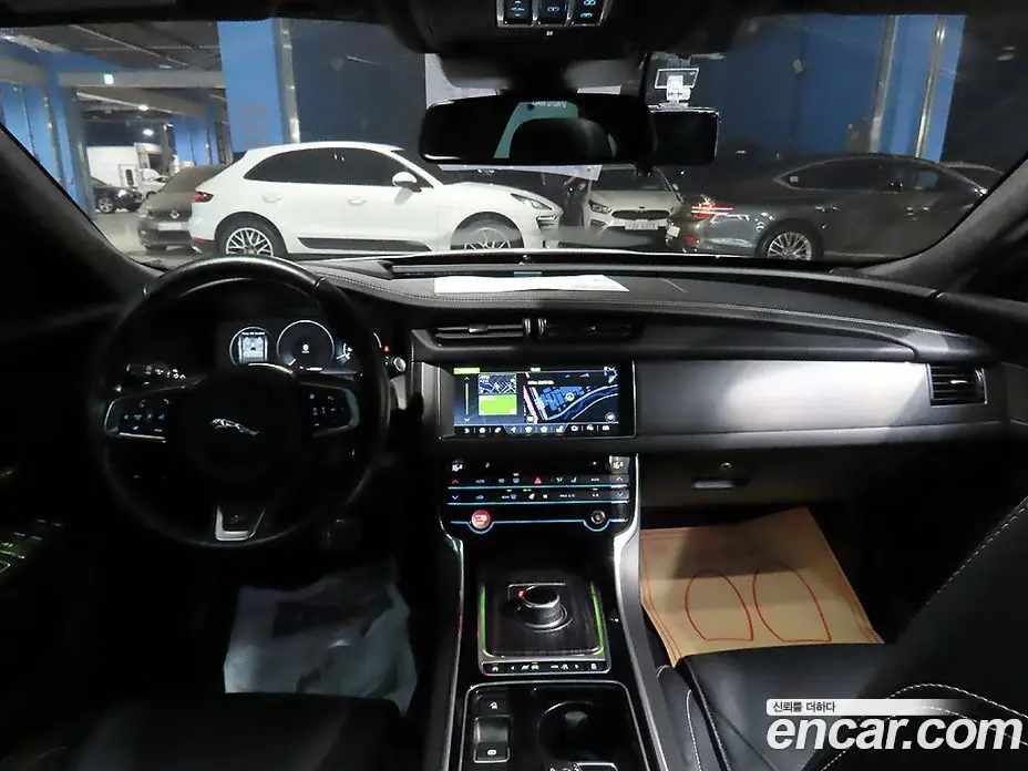Jaguar XF 2017 3.0 автомат (гидро), фото 17 Jaguar XF 2017 3.0 автомат (гидро), фото 17