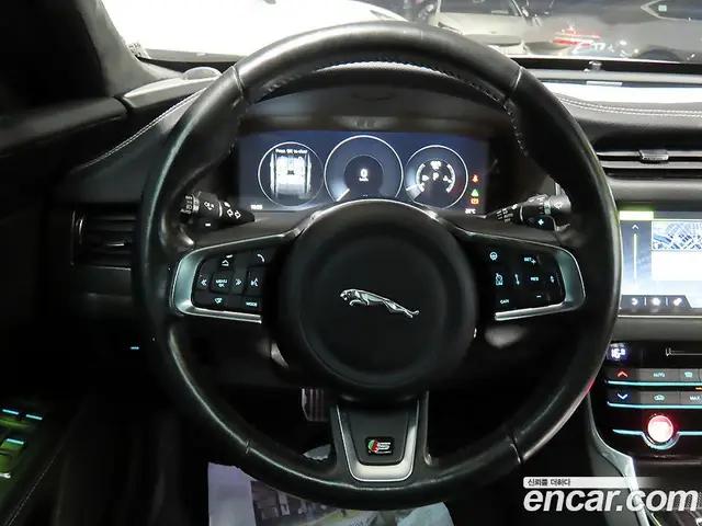 Jaguar XF 2017 3.0 автомат (гидро), миниатюра 10 Jaguar XF 2017 3.0 автомат (гидро), миниатюра 10