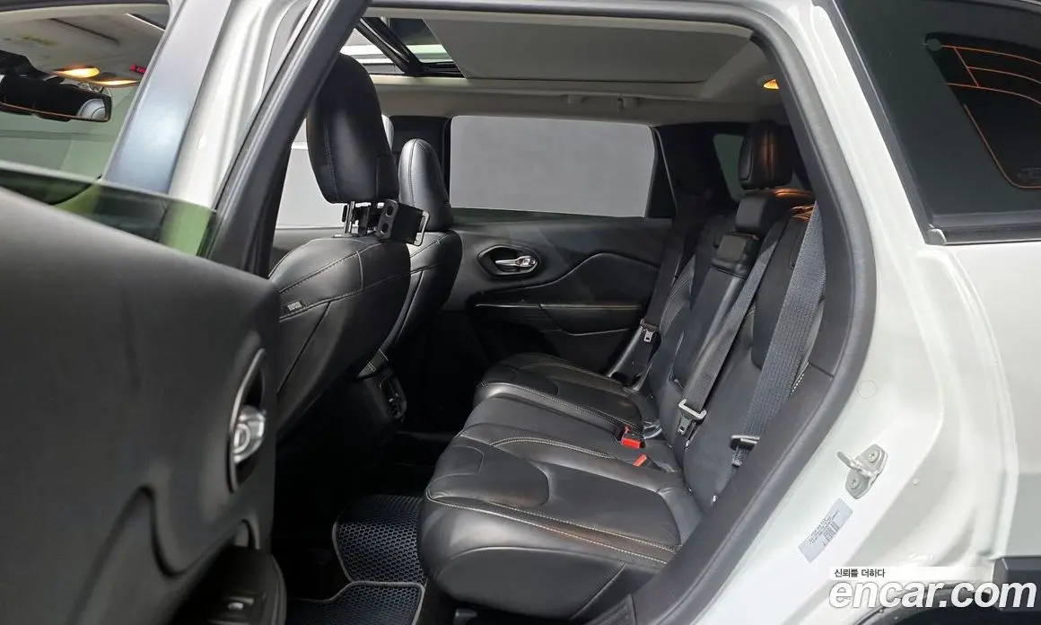 Jeep Cherokee 2016 2.2 автомат (гидро), фото 12 Jeep Cherokee 2016 2.2 автомат (гидро), фото 12