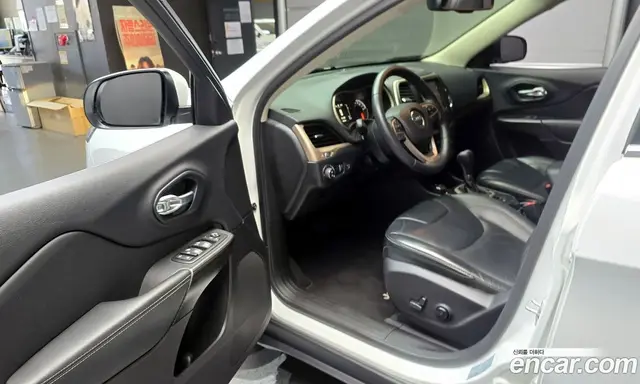 Jeep Cherokee 2016 2.2 автомат (гидро), миниатюра 10 Jeep Cherokee 2016 2.2 автомат (гидро), миниатюра 10
