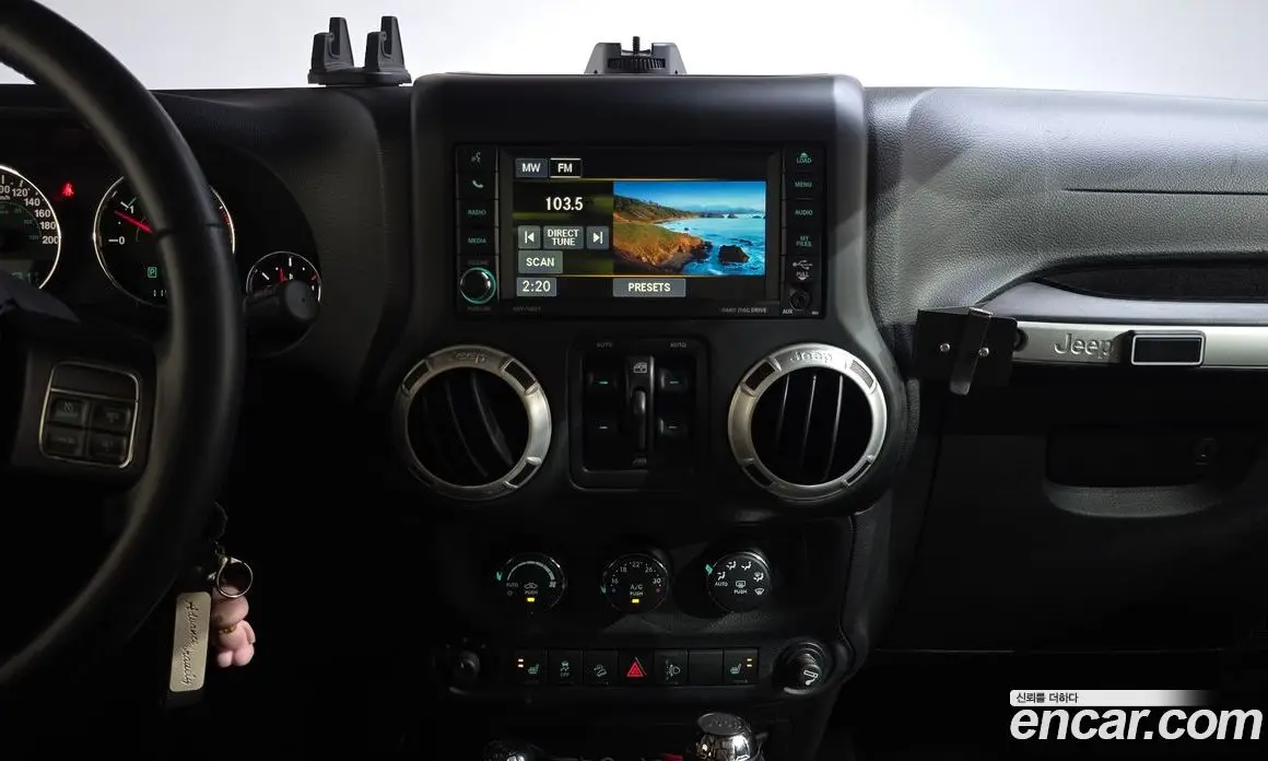 Jeep Wrangler 2014 2.8 автомат (гидро), фото 13 Jeep Wrangler 2014 2.8 автомат (гидро), фото 13