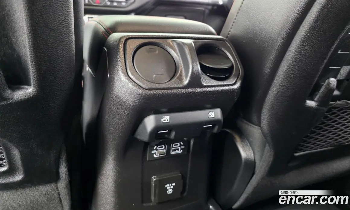 Jeep Wrangler 2021 2.0 автомат (гидро), фото 32 Jeep Wrangler 2021 2.0 автомат (гидро), фото 32