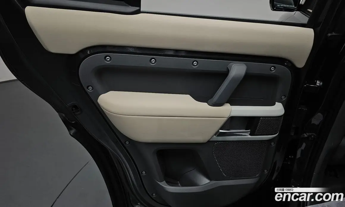 Land Rover Defender 2022 3.0 автомат (гидро), фото 14 Land Rover Defender 2022 3.0 автомат (гидро), фото 14