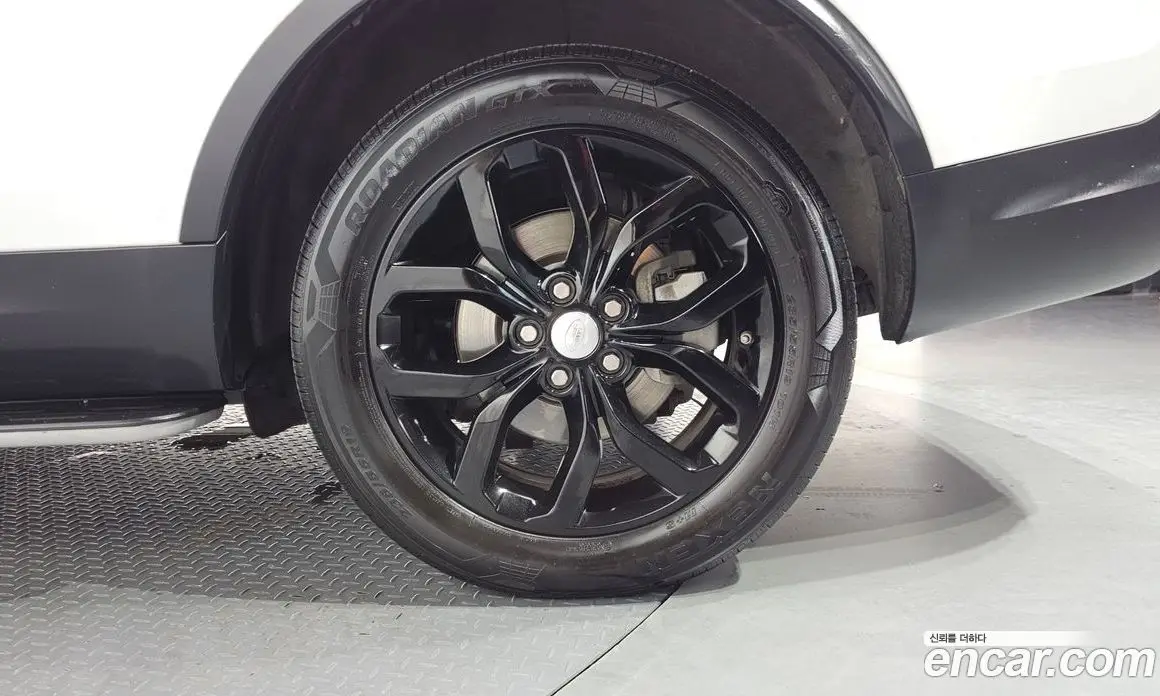 Land Rover Discovery 2018 2.0 автомат (гидро), фото 7 Land Rover Discovery 2018 2.0 автомат (гидро), фото 7