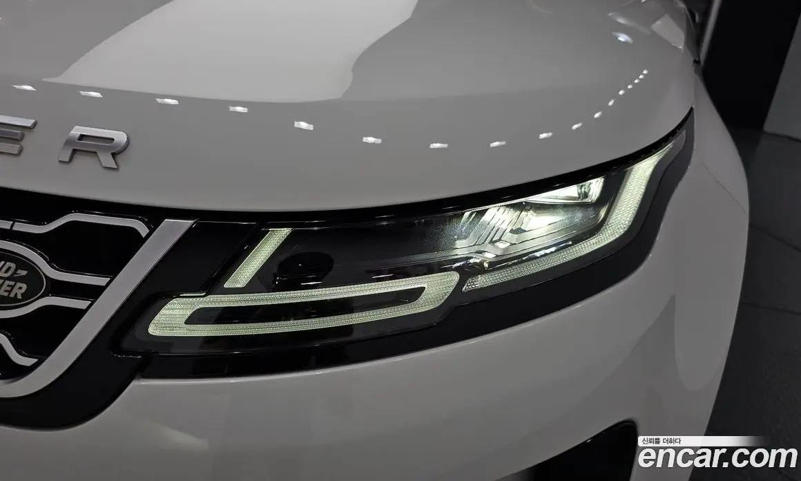Land Rover Range Rover Evoque 2022 2.0 автомат (гидро), фото 8