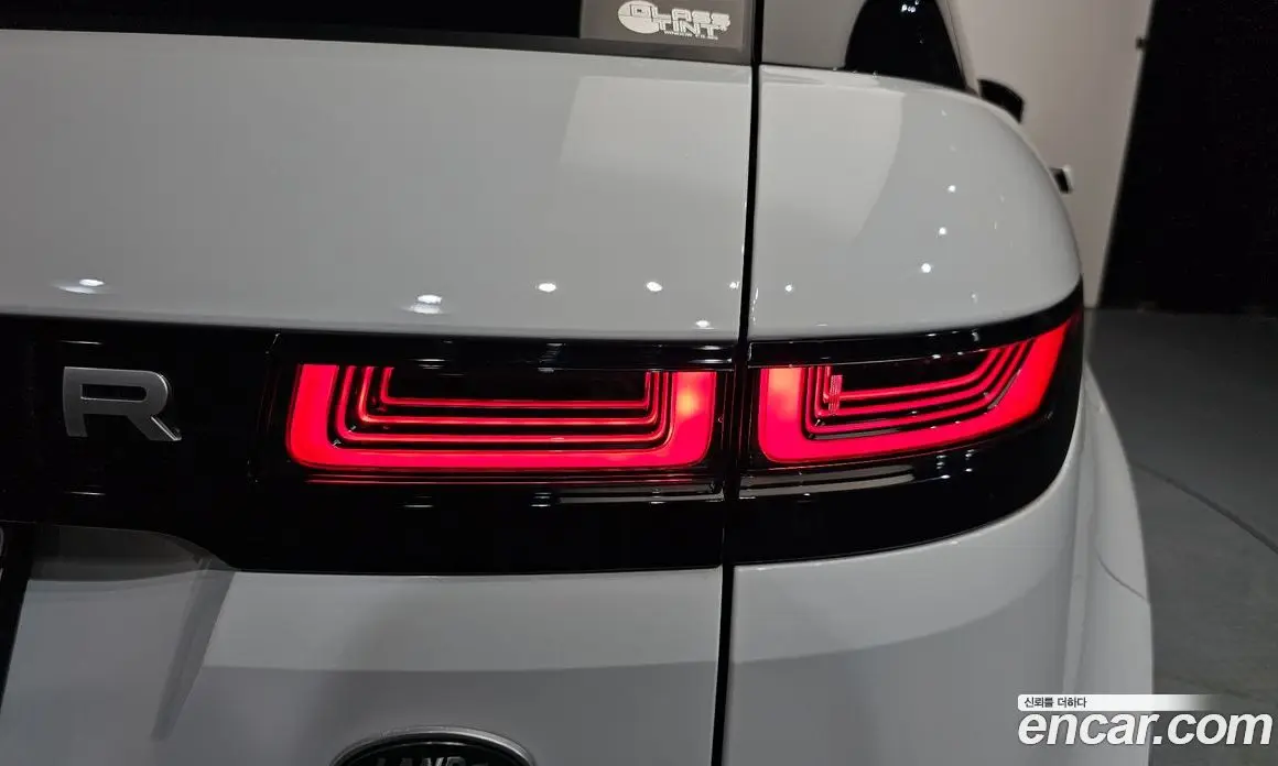 Land Rover Range Rover Evoque 2022 2.0 автомат (гидро), фото 9