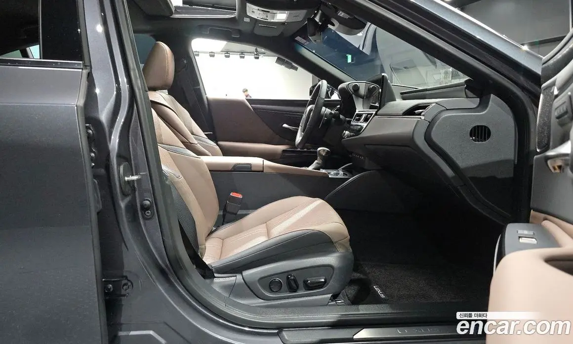 Lexus ES 2025 2.5 автомат (гидро), фото 16 Lexus ES 2025 2.5 автомат (гидро), фото 16