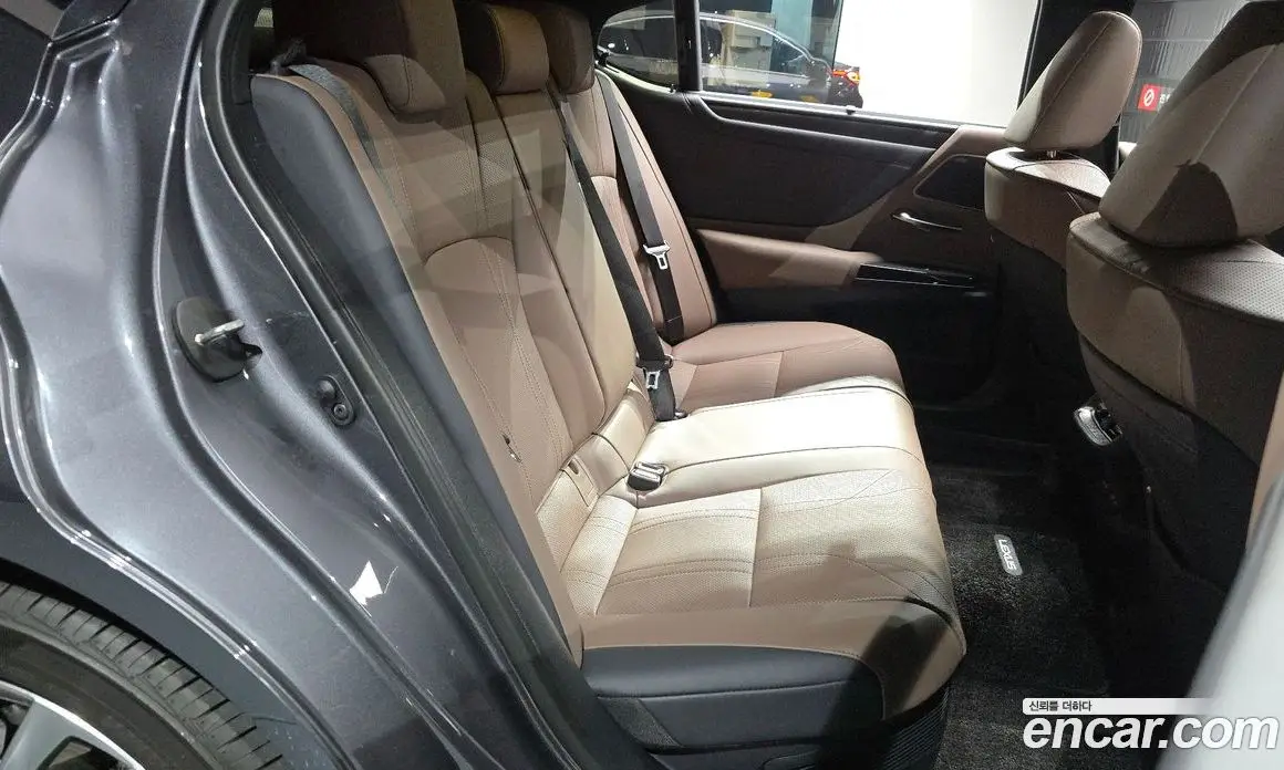 Lexus ES 2025 2.5 автомат (гидро), фото 17 Lexus ES 2025 2.5 автомат (гидро), фото 17