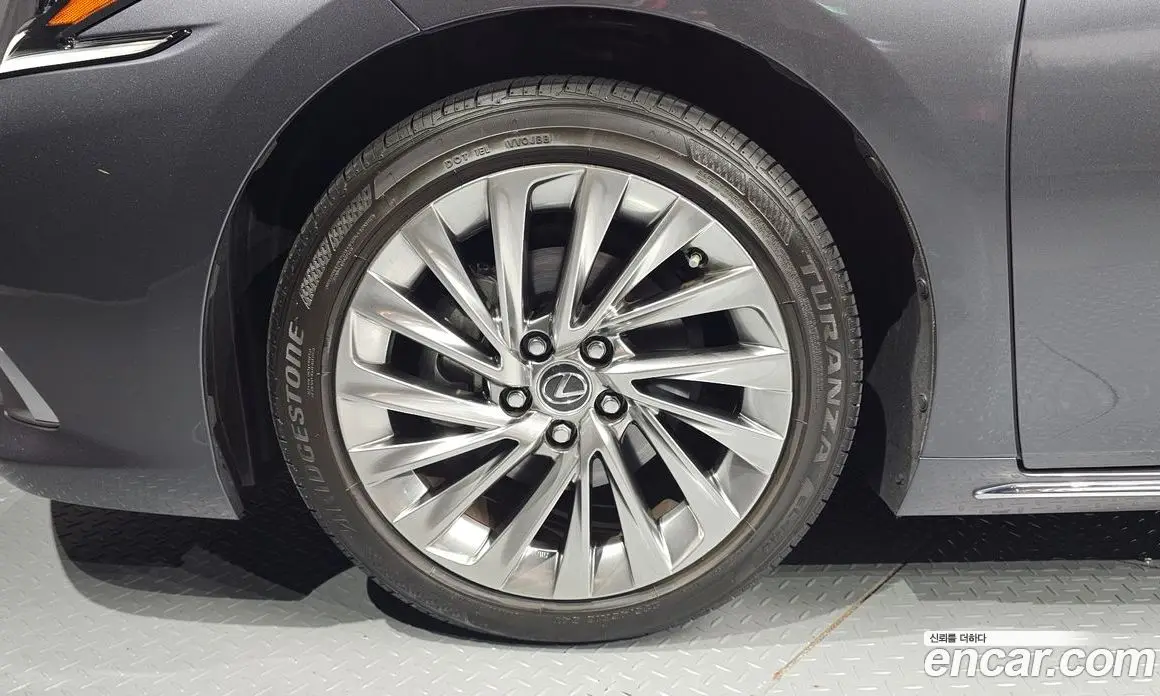 Lexus ES 2025 2.5 автомат (гидро), фото 5 Lexus ES 2025 2.5 автомат (гидро), фото 5