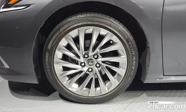 Lexus ES 2025 2.5 автомат (гидро), миниатюра 5 Lexus ES 2025 2.5 автомат (гидро), миниатюра 5