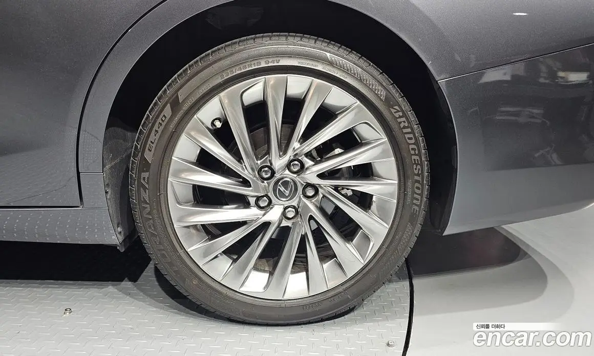 Lexus ES 2025 2.5 автомат (гидро), фото 7 Lexus ES 2025 2.5 автомат (гидро), фото 7