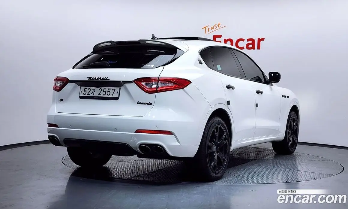 Maserati Levante 2017 3.0 автомат (гидро), фото 2 Maserati Levante 2017 3.0 автомат (гидро), фото 2