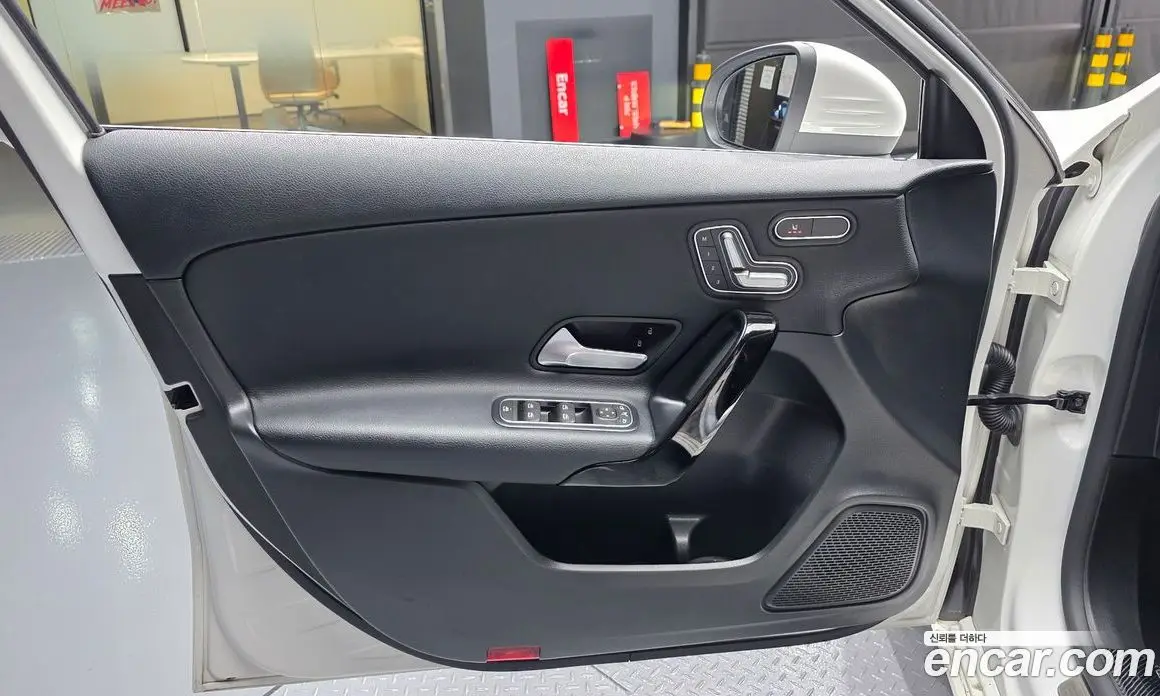 Mercedes-Benz A-Class 2019 2.0 автомат (гидро), фото 14 Mercedes-Benz A-Class 2019 2.0 автомат (гидро), фото 14