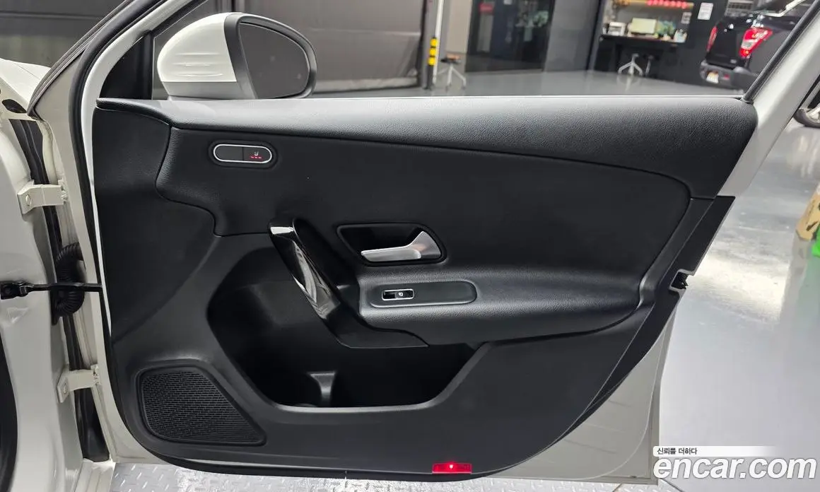 Mercedes-Benz A-Class 2019 2.0 автомат (гидро), фото 15 Mercedes-Benz A-Class 2019 2.0 автомат (гидро), фото 15