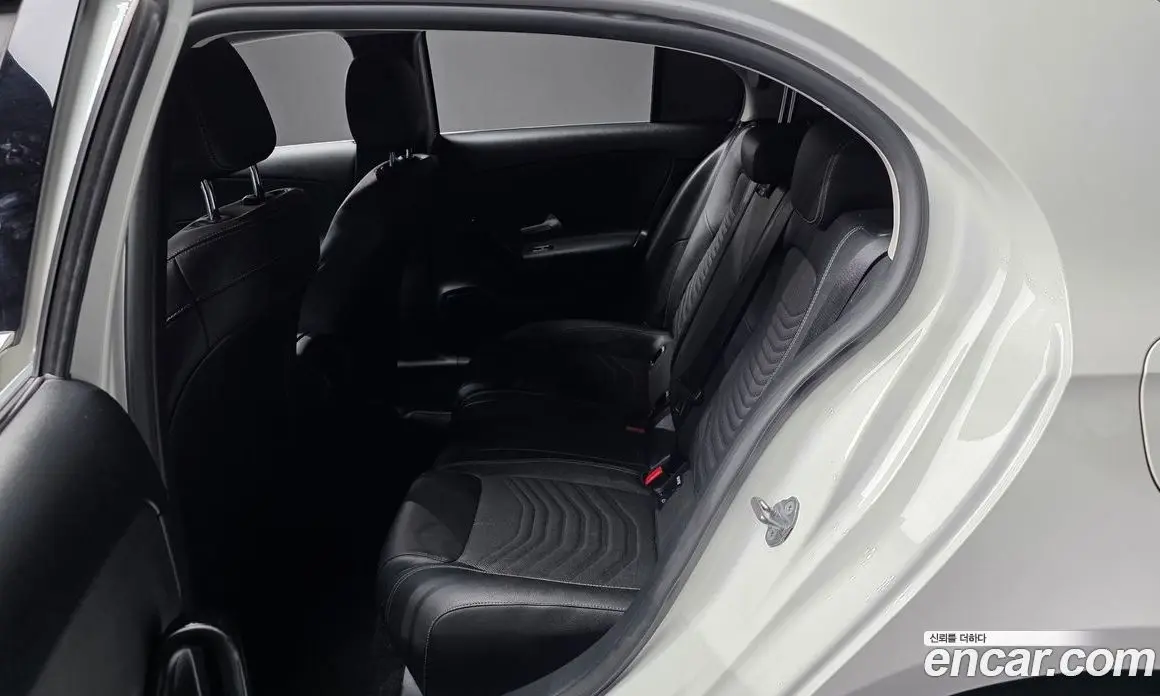 Mercedes-Benz A-Class 2019 2.0 автомат (гидро), фото 16 Mercedes-Benz A-Class 2019 2.0 автомат (гидро), фото 16