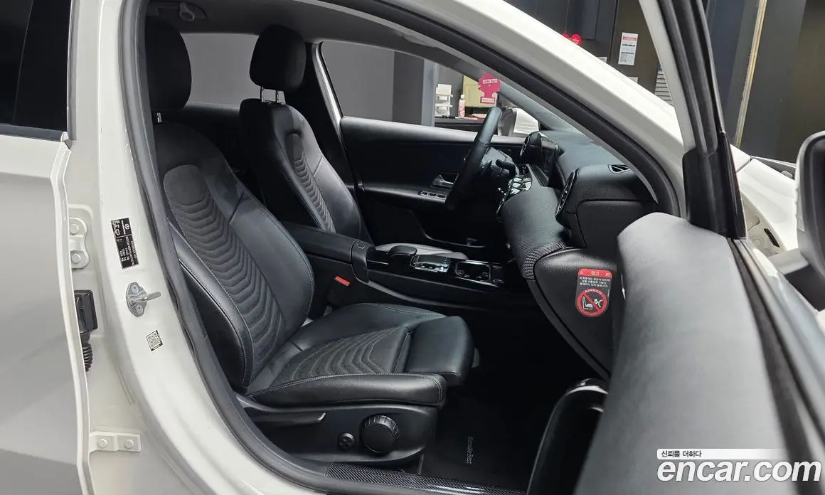 Mercedes-Benz A-Class 2019 2.0 автомат (гидро), фото 17 Mercedes-Benz A-Class 2019 2.0 автомат (гидро), фото 17