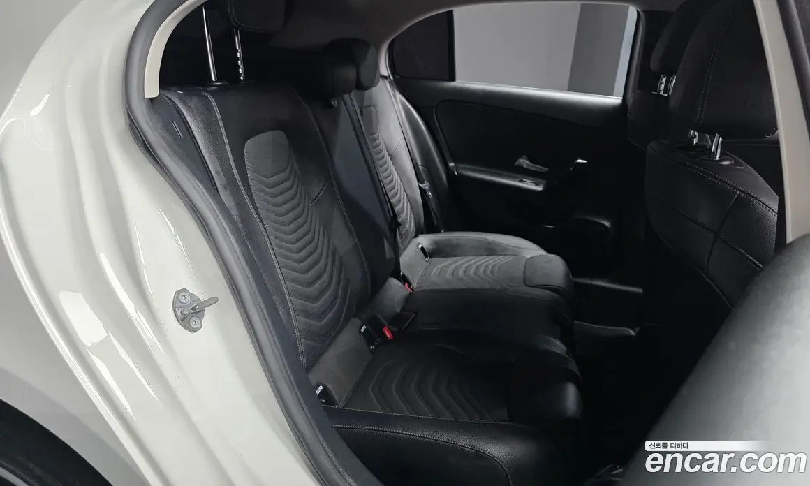 Mercedes-Benz A-Class 2019 2.0 автомат (гидро), фото 18 Mercedes-Benz A-Class 2019 2.0 автомат (гидро), фото 18