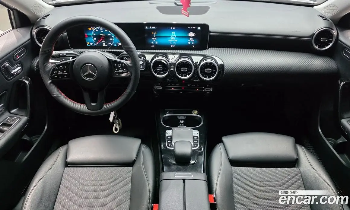 Mercedes-Benz A-Class 2019 2.0 автомат (гидро), фото 10 Mercedes-Benz A-Class 2019 2.0 автомат (гидро), фото 10