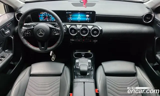 Mercedes-Benz A-Class 2019 2.0 автомат (гидро), миниатюра 10 Mercedes-Benz A-Class 2019 2.0 автомат (гидро), миниатюра 10