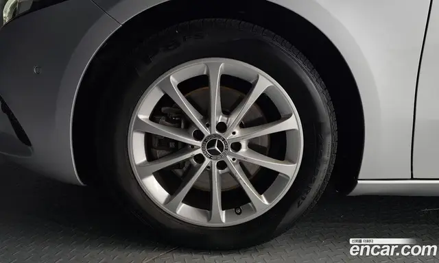 Mercedes-Benz A-Class 2019 2.0 автомат (гидро), миниатюра 5 Mercedes-Benz A-Class 2019 2.0 автомат (гидро), миниатюра 5