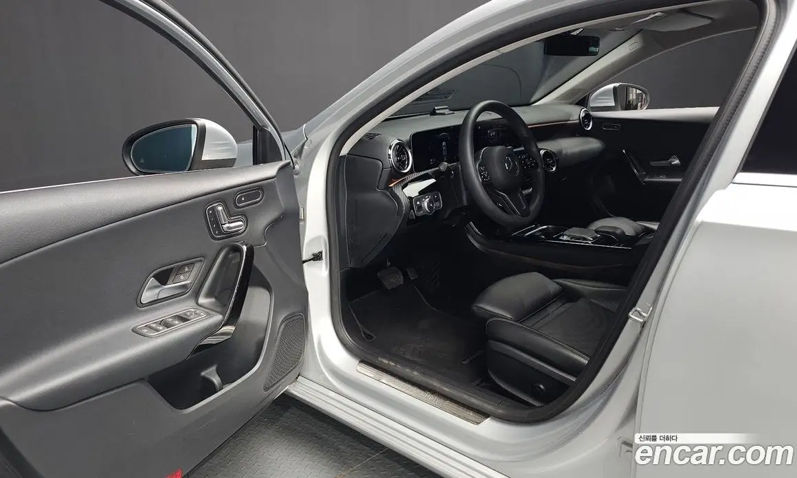 Mercedes-Benz A-Class 2019 2.0 автомат (гидро), фото 10 Mercedes-Benz A-Class 2019 2.0 автомат (гидро), фото 10