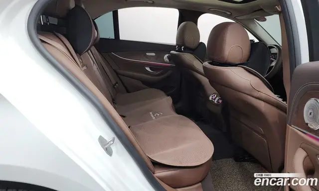 Mercedes-Benz E-Class 2016 2.0 автомат (гидро), миниатюра 11 Mercedes-Benz E-Class 2016 2.0 автомат (гидро), миниатюра 11