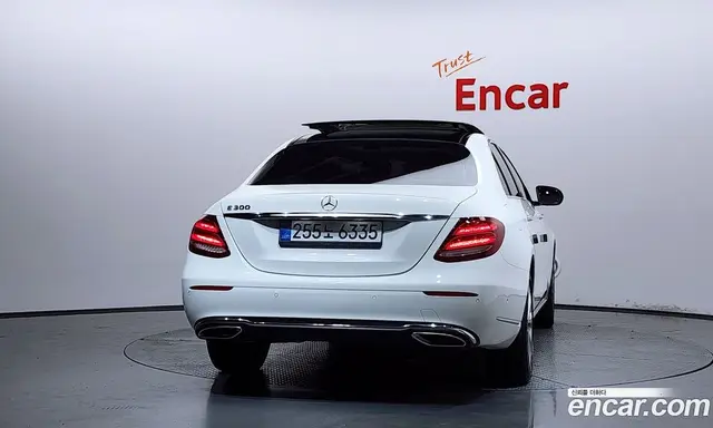 Mercedes-Benz E-Class 2016 2.0 автомат (гидро), миниатюра 4 Mercedes-Benz E-Class 2016 2.0 автомат (гидро), миниатюра 4