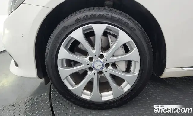 Mercedes-Benz E-Class 2016 2.0 автомат (гидро), миниатюра 5 Mercedes-Benz E-Class 2016 2.0 автомат (гидро), миниатюра 5