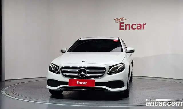 Mercedes-Benz E-Class 2019 2.0 автомат (гидро), миниатюра 3