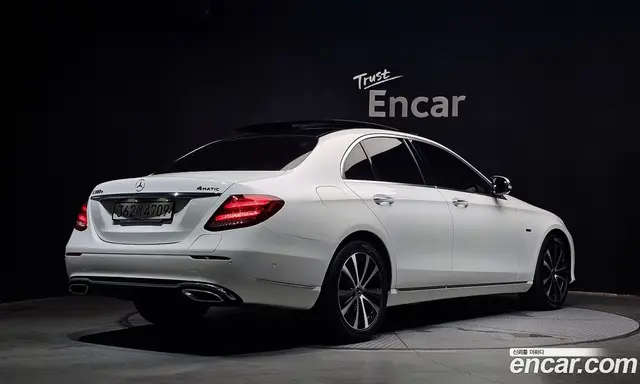 Mercedes-Benz E-Class 2019 2.0 автомат (гидро), миниатюра 2 Mercedes-Benz E-Class 2019 2.0 автомат (гидро), миниатюра 2
