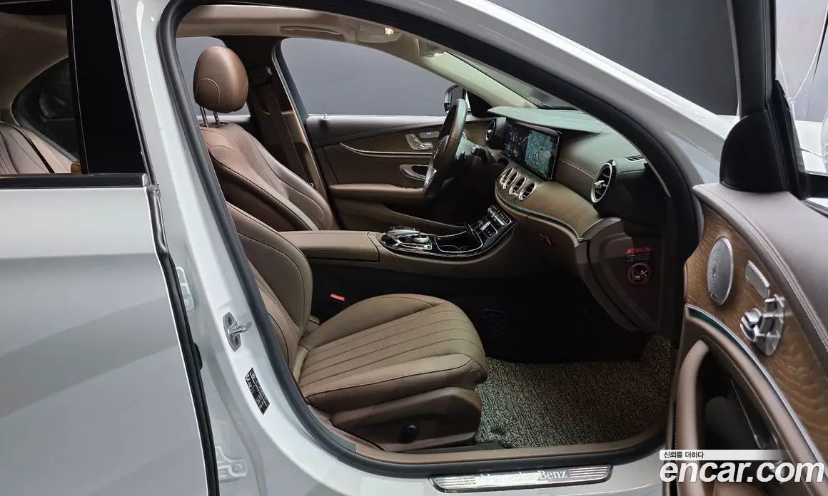 Mercedes-Benz E-Class 2019 2.0 автомат (гидро), фото 17 Mercedes-Benz E-Class 2019 2.0 автомат (гидро), фото 17