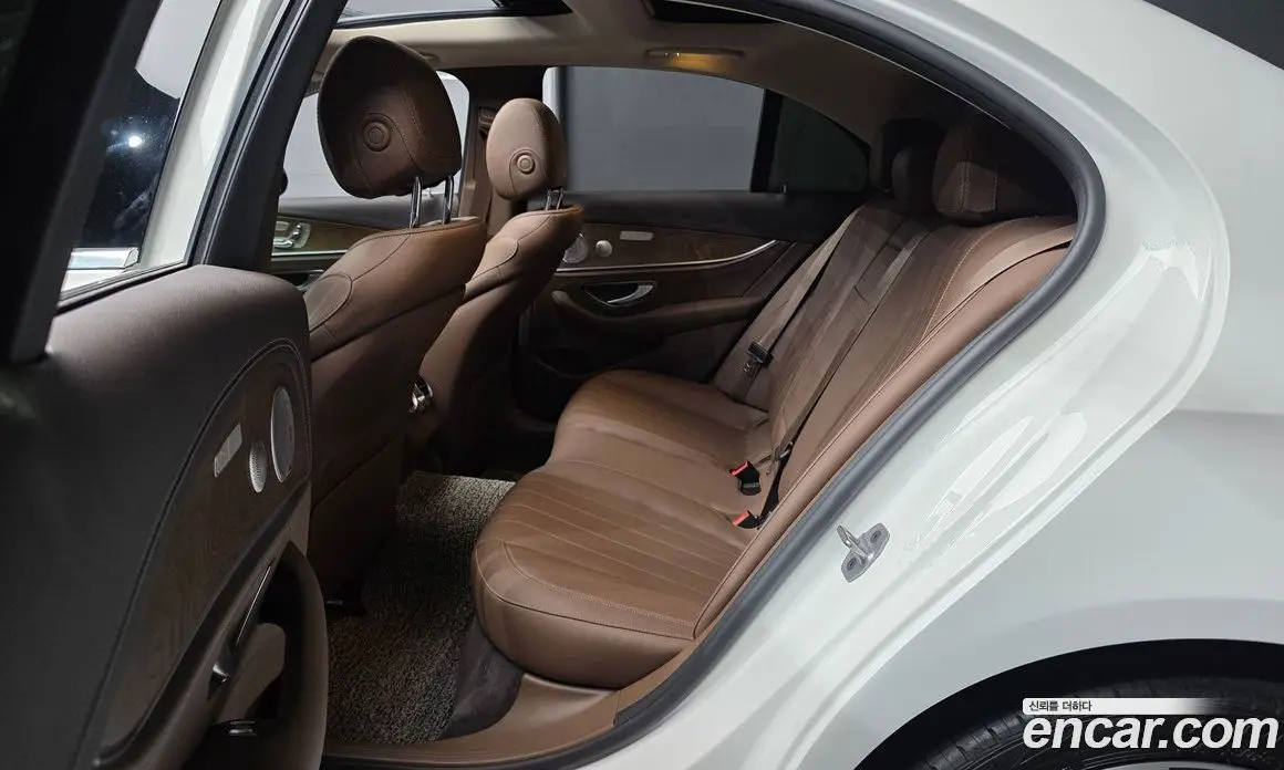 Mercedes-Benz E-Class 2019 2.0 автомат (гидро), фото 18 Mercedes-Benz E-Class 2019 2.0 автомат (гидро), фото 18