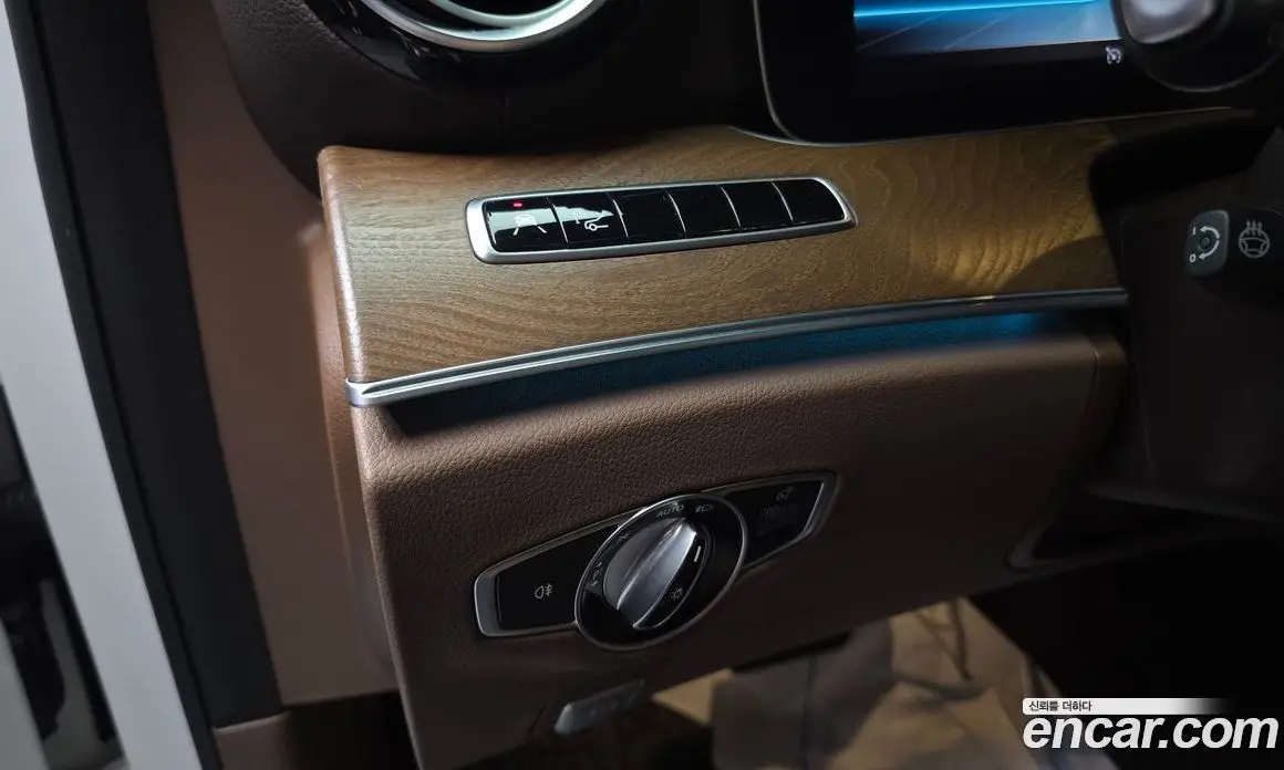 Mercedes-Benz E-Class 2019 2.0 автомат (гидро), фото 25 Mercedes-Benz E-Class 2019 2.0 автомат (гидро), фото 25